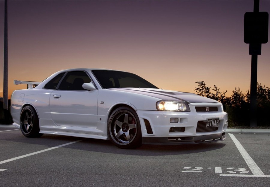 Nissan Skyline R34 wheels Rota P45R2 18″ 9.5J ET22 225/40 10J ET12 235/40