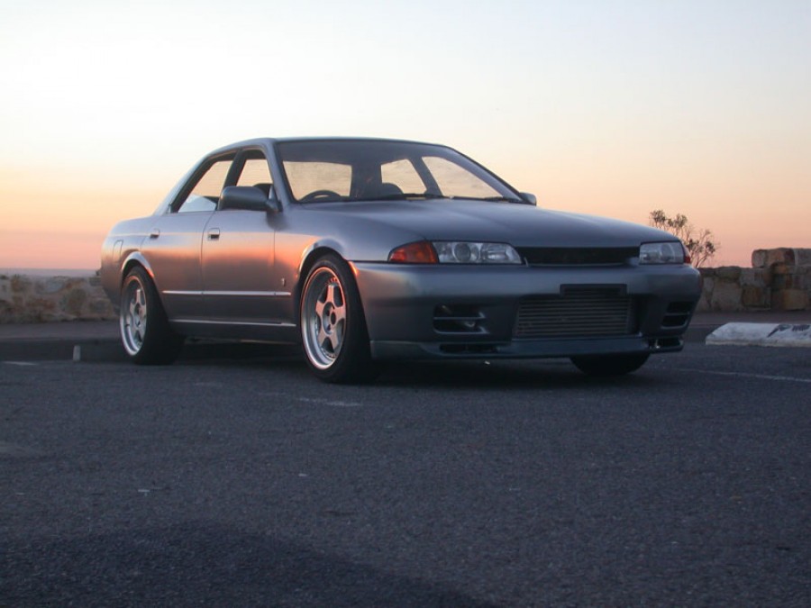 Nissan Skyline R32 wheels OZ Racing 17″ 9J ET24 235/45 sedan 