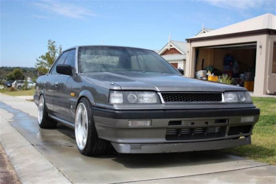 Nissan Skyline R31 wheels SSR Vienna Dish 18″ 9J 225/40 10J ET11 245/40 sedan 