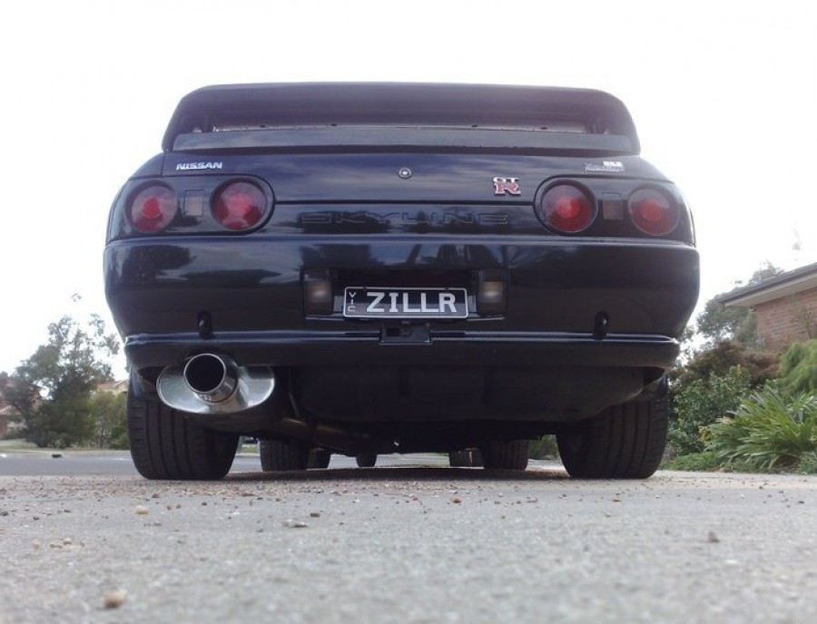 Nissan Skyline R32 wheels OZ Racing Futura 17″ 9J ET15 255/40 GTR 