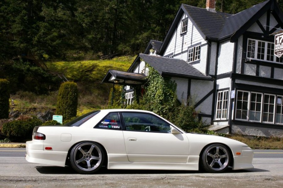 Nissan Silvia S13 wheels Rays Gram Lights T57-RC 17″ 9J ET12 215/40 18″ 9.5J