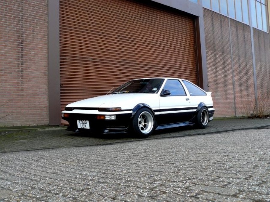 Toyota Corolla Levin AE85/AE86 wheels Hayashi Racing Equipment Type CR 15″ 10J ET-25 225/50