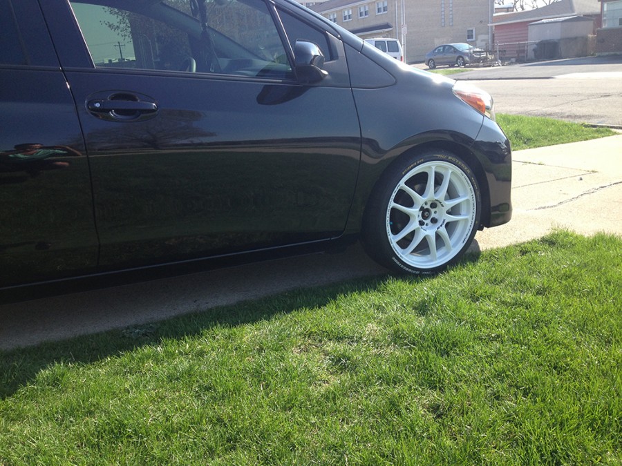 Toyota Yaris wheels Work Emotion CR KAI 18″ 7.5J ET42 215/35 5 door 