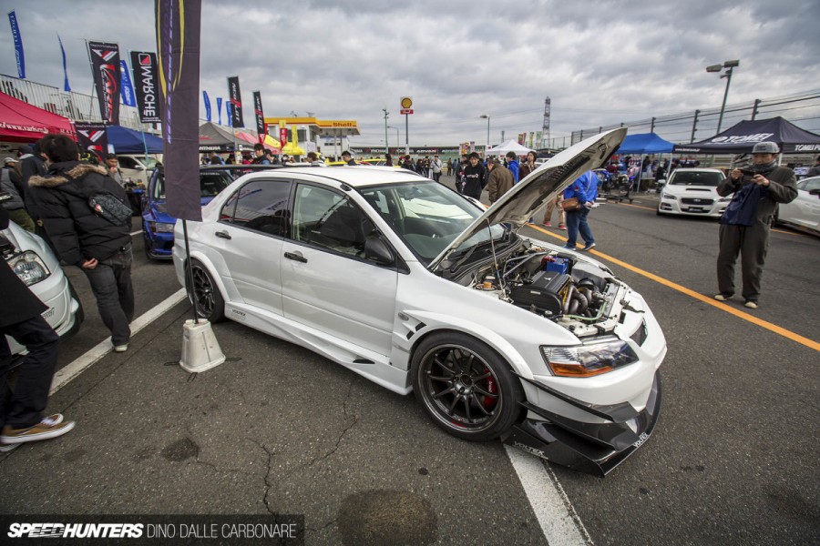Mitsubishi Lancer Evolution VIII wheels Rays Volk Racing CE28N 18″