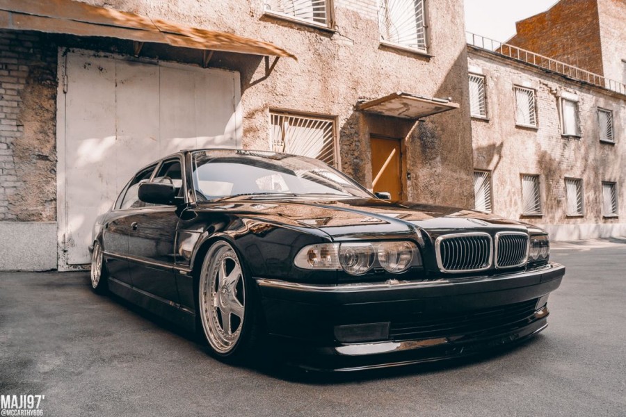 BMW 7 series E38 wheels OZ Racing Futura 19″