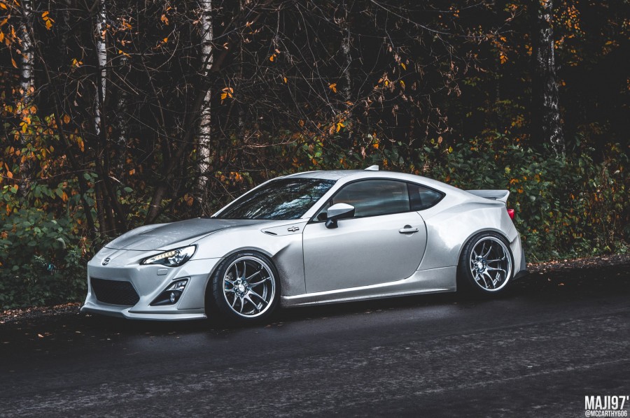 Toyota GT86 wheels Work Emotion CR2P 18″ 10.5J ET-13 255/35 11.5J ET-26 285/30 StanceNation 