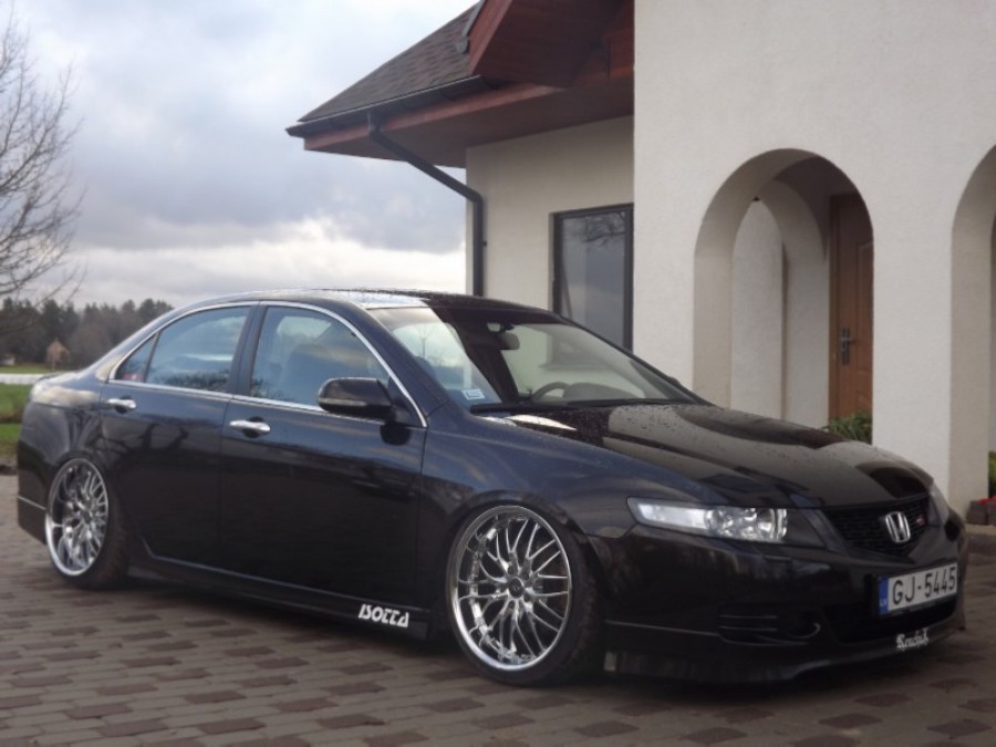 Acura TSX wheels Barracuda Voltec T6 19″ 8.5J ET18 215/35 10J ET23 235/35