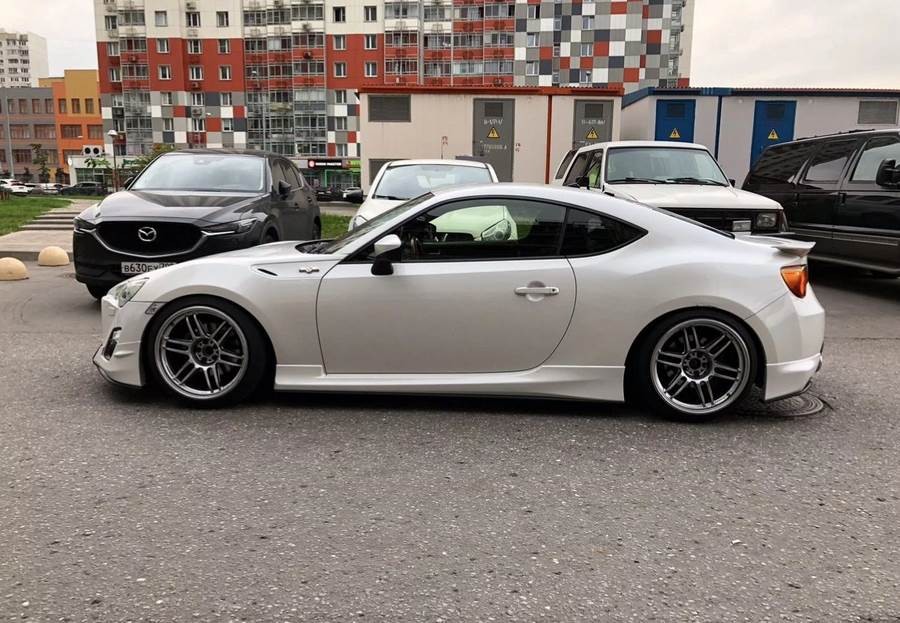 Toyota GT86 wheels AME Tracer TM-02 18″ 10.5J ET22