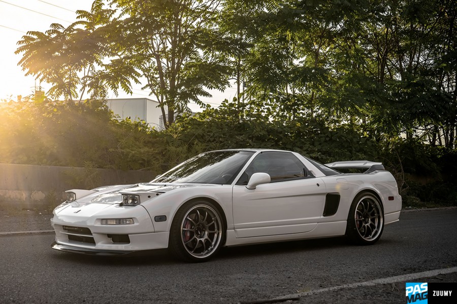 Acura NSX 1 generation. NA1, NA2 wheels Advan Yokohama RZ-DF 18″ 8J ET37 215/35 19″ 10J ET35 275/30