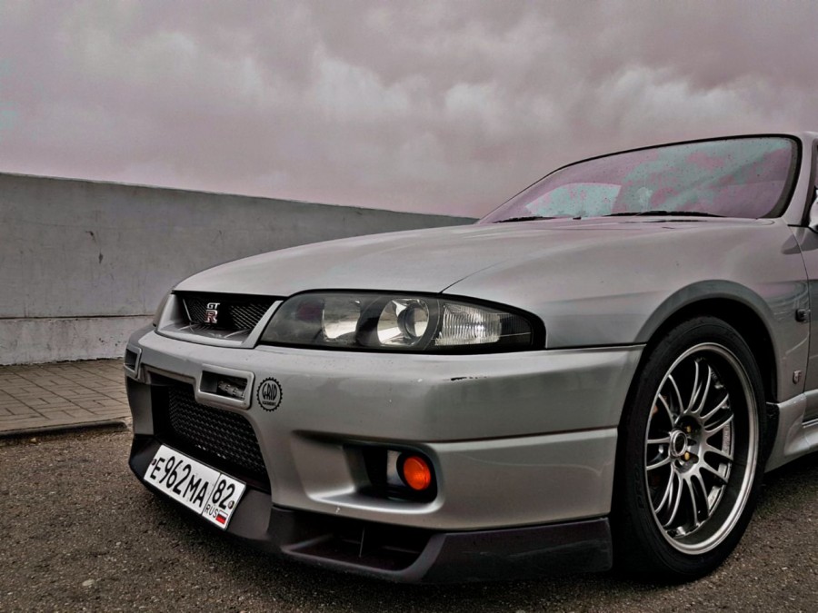 Nissan Skyline GT-R R33 wheels Rays Volk Racing RE30 18″ 9.5J ET15 265/35