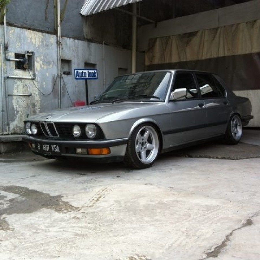 BMW 5 series E28 wheels AC Schnitzer Type 1 17″ 8.5J ET13 205/45