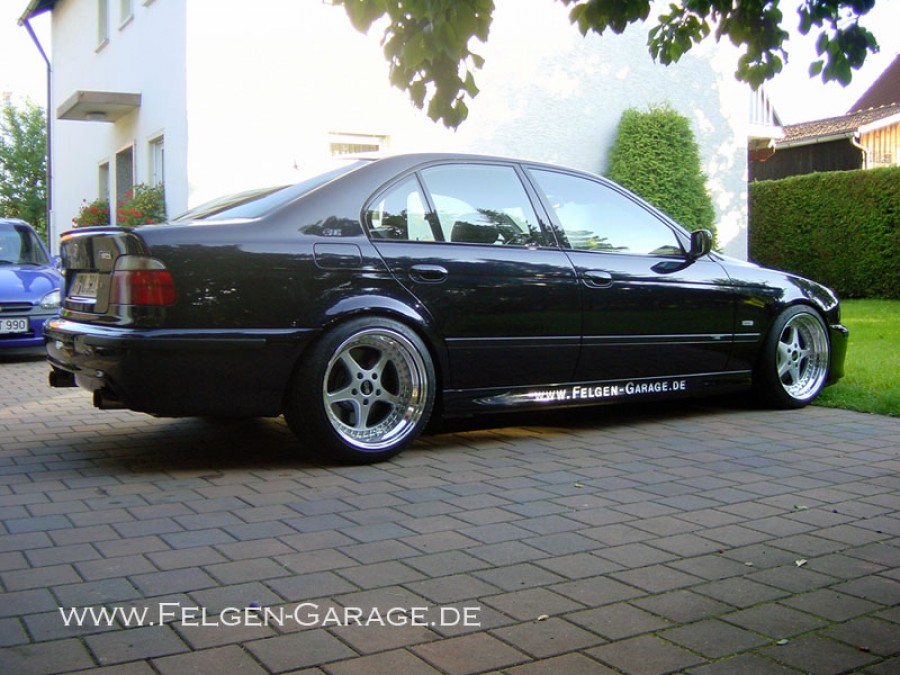 BMW 5 series E39 wheels OZ Racing Mito 18″ 10J ET9 245/40 12J 285/35 M5 