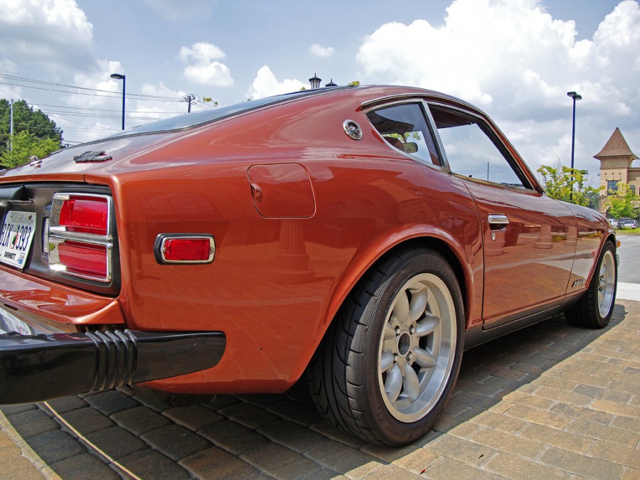 Datsun 280Z wheels Panasport Street 16″ 7J 205/50