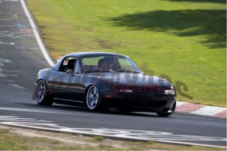 Mazda MX-5 Miata NA wheels Azev Type A 16″ 9J ET15 215/40 ET25