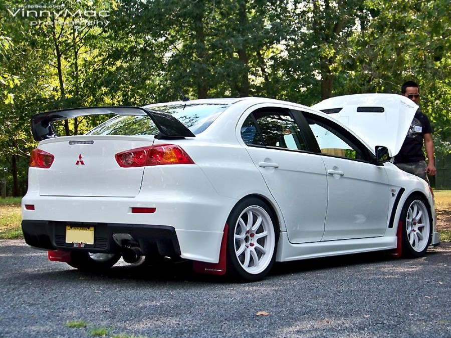 Mitsubishi Lancer Evolution X wheels Rays Gram Lights 57 Optimise 18″ 9.5J ET22 255/35