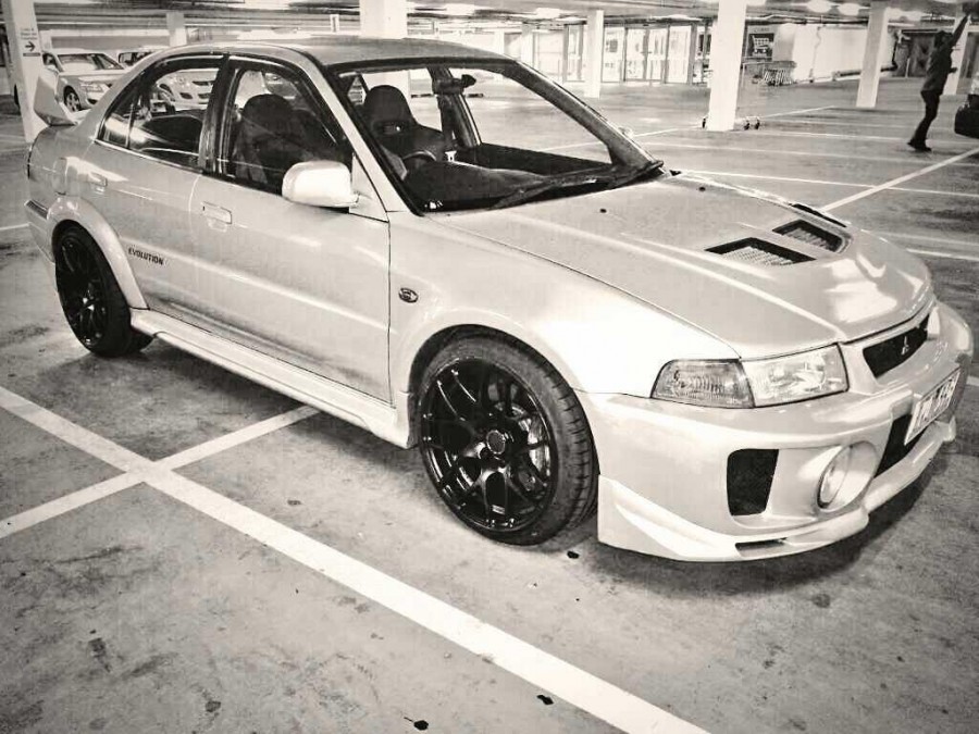 Mitsubishi Lancer Evolution V wheels Koya RE TEK 18″ 9.5J ET20 225/40