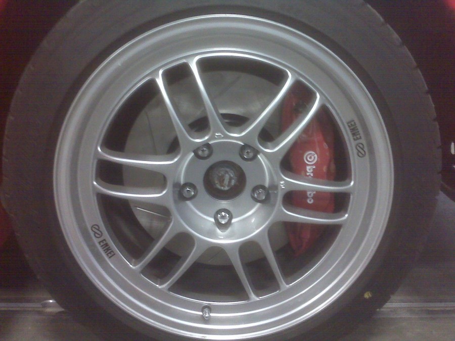 Mitsubishi Lancer Evolution VIII wheels Enkei RPF1 17″ 8.5J ET30 255/40