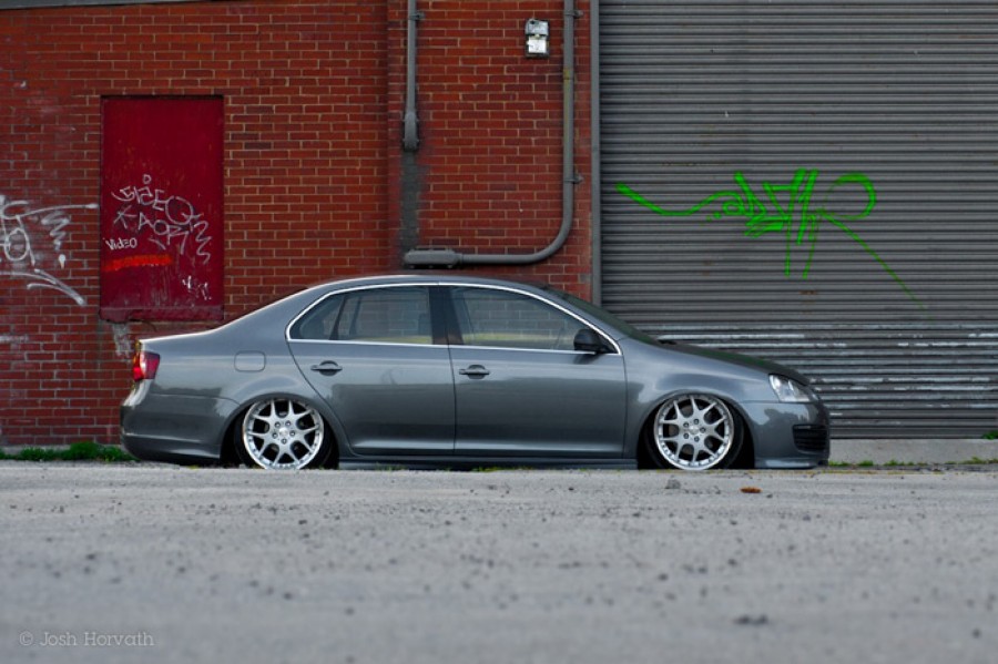 Volkswagen Jetta MK5/A5, Typ 1K5 wheels Work VS-MD 18″ 8J 205/40 9J 215/40