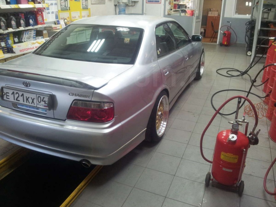 Toyota Chaser 100 wheels Work Ewing 1 18″ 9.5J ET23 225/40