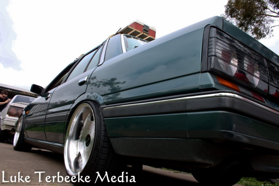 Nissan Skyline R31 Räder Work Euroline DH R18 9J ET20 225/40 10J ET23 235/40