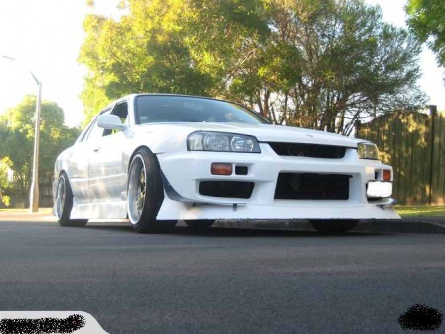 Nissan Skyline R34 Räder R18 10.5J ET14 235/40 11.5J 255/35