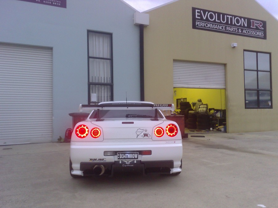 Nissan Skyline R34 Räder Work Meister S1 2P R20 10.5J ET6 275/30 ET-7 GTR 