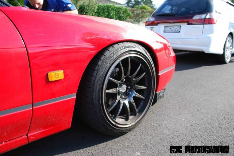 Nissan 180SX/200SX/240SX Räder .COM Racing Chrome R17 9J ET15 215/45