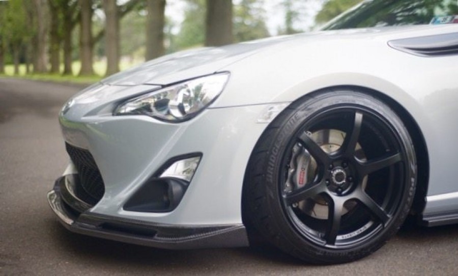 Scion FR-S Räder Rays Gram Lights 57C6 R18 8.5J ET35 225/40 9.5J ET40 255/35