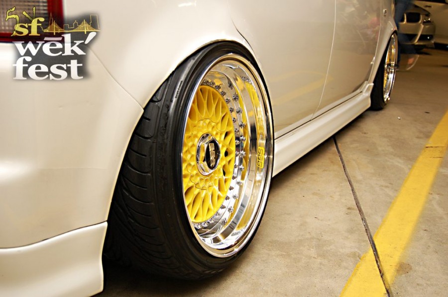 Scion xB Räder BBS RS R17 9.5J ET15 195/40 10.5J ET-11 215/40