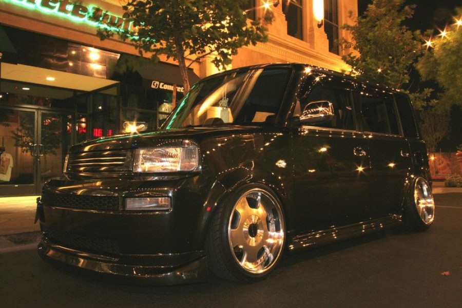 Scion xB Räder SSR Vienna Dish R17 8J ET-19 205/40 9J ET-14