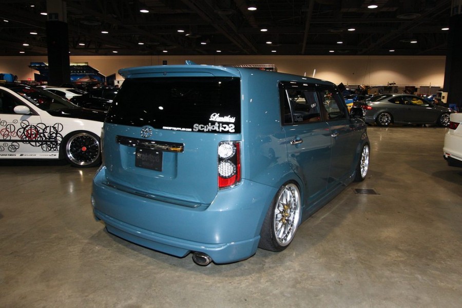 Scion xB Räder Work VS-XX R18 8J ET26 215/35 9J ET38 225/35