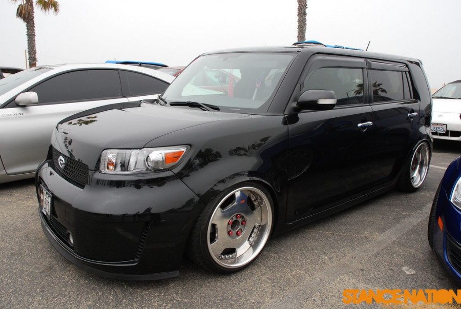 Scion xB Räder Work Euroline DH R18 9.5J ET45 215/40 10J ET30