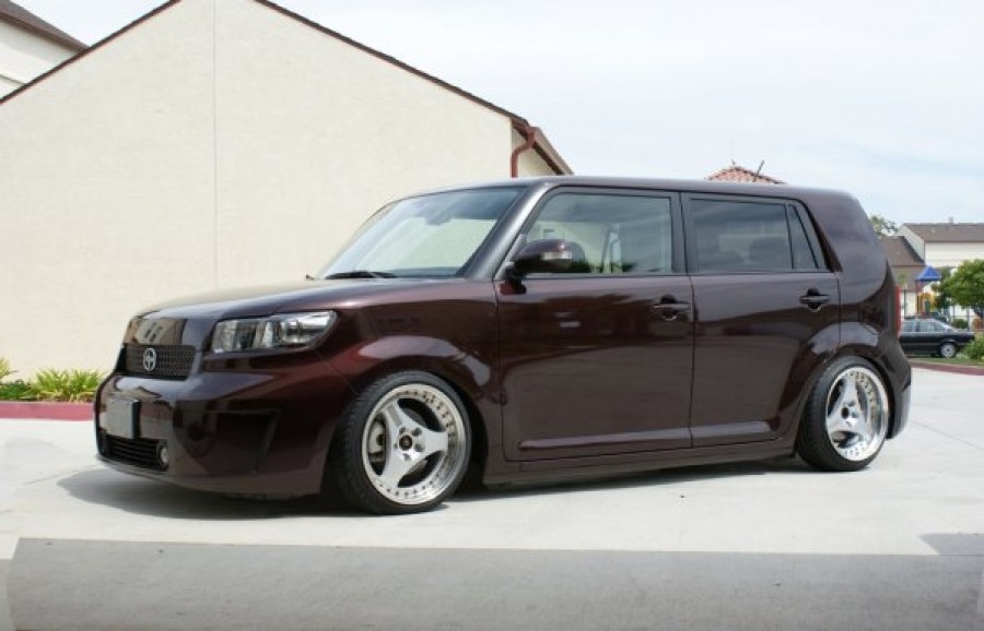 Scion xB Räder Advan Yokohama Oni R17 8J ET25 205/40 9.5J ET42 215/40