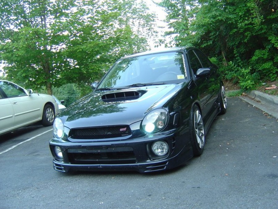Subaru Impreza Räder Rota G-force R18 9J ET35 235/40