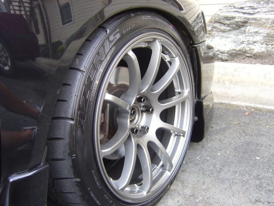 Subaru Impreza Räder Rota G-force R18 9J ET35 235/40