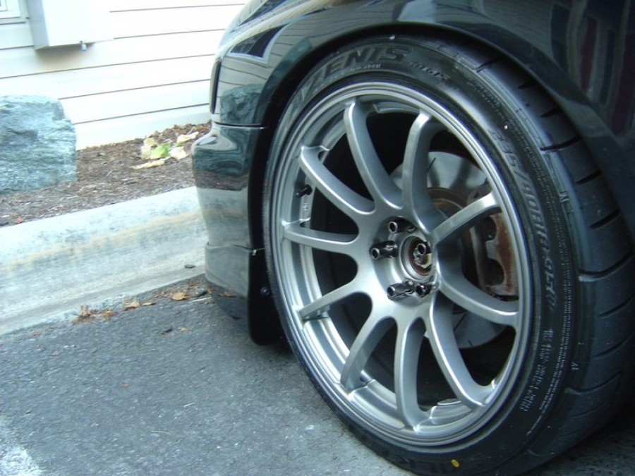 Subaru Impreza Räder Rota G-force R18 9J ET35 235/40
