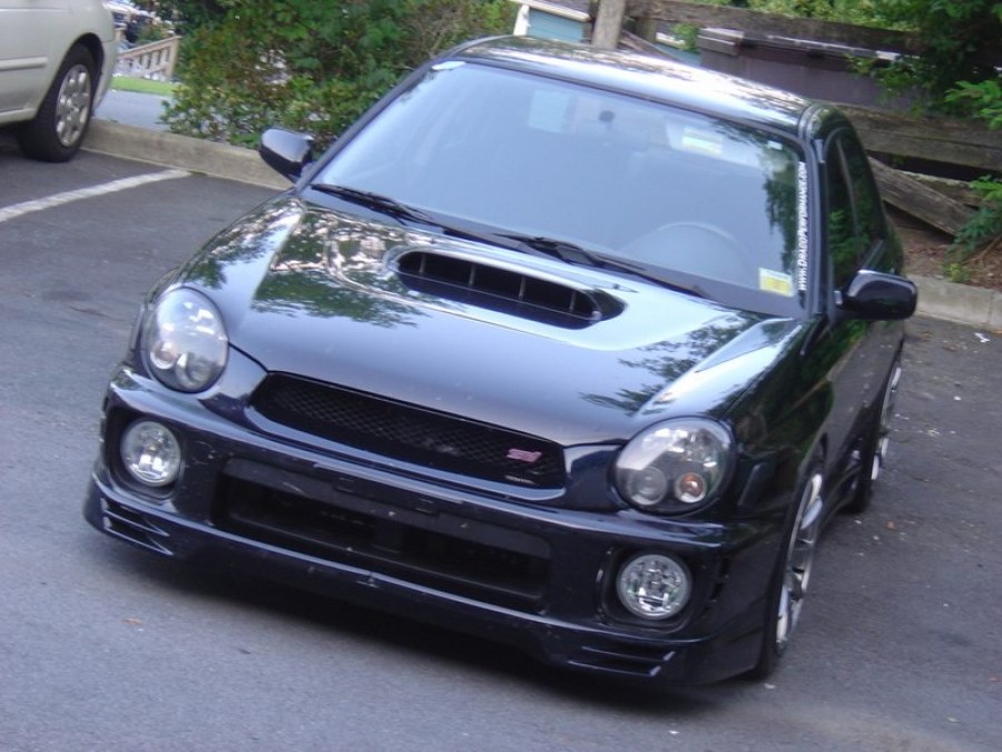 Subaru Impreza Räder Rota G-force R18 9J ET35 235/40