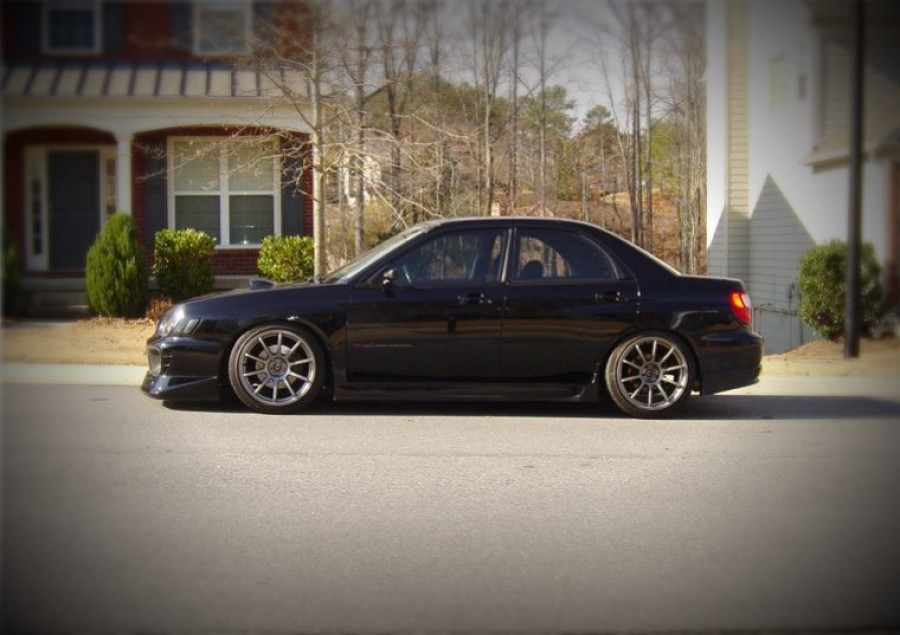 Subaru Impreza Räder Rota G-force R18 9J ET32 235/40