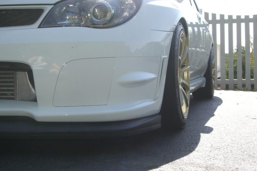 Subaru Impreza Räder Rota G-force R18 9J ET35 225/40 WRX 