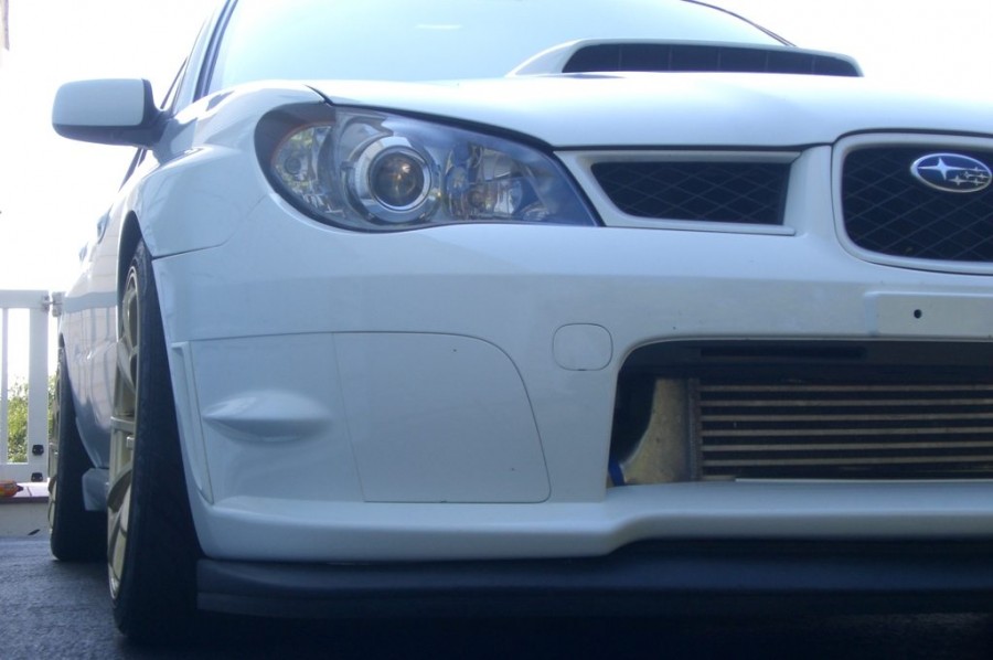 Subaru Impreza Räder Rota G-force R18 9J ET35 225/40 WRX 