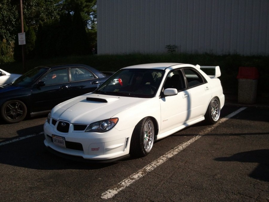 Subaru Impreza Räder Enkei NT03+M R18 9.5J ET22 235/40 WRX STI 