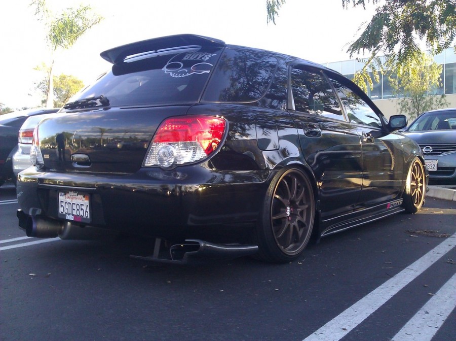 Subaru Impreza Räder Rota DPT R18 9J ET42 215/40 WRX Wagon. Evilchargerfan 