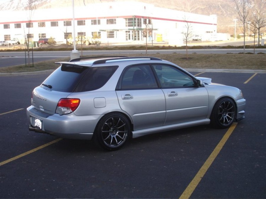 Subaru Impreza Räder Rota G-force R18 9J ET35 225/40 WRX Wagon 