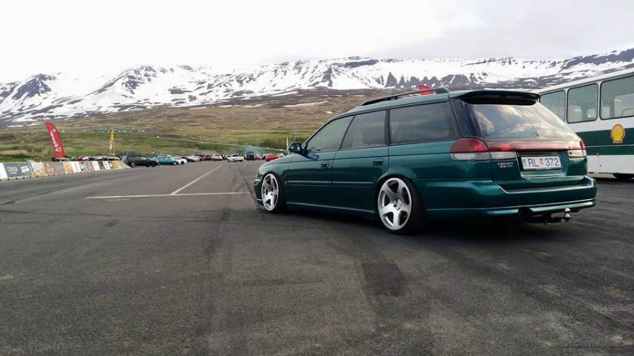Subaru Legacy BD, BG, BK Räder Rotiform NUE R18 9.5J ET35 215/35