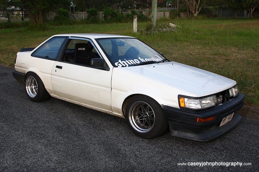 Toyota Corolla Levin AE85/AE86 Räder Work Equip 03 R14 8J ET-15 185/60 8.5J ET-22 195/60