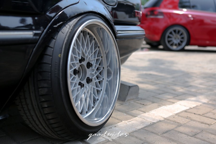 Toyota Corolla E90 Räder SSR Reverse Mesh R16 9J ET25 195/45 9.5J ET19