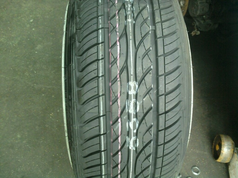 Toyota Corona Räder centerline na R15 8J 165/50 9J ET-23 175/55