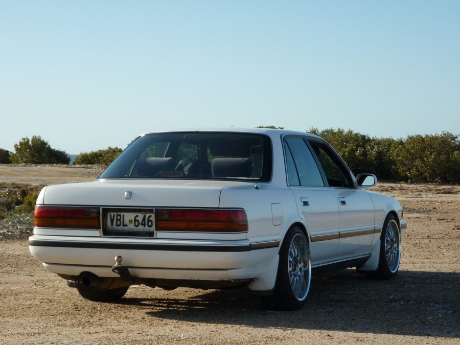 Toyota Cressida X80 Räder Zepter  R18 8.5J ET43 225/40 9.5J 235/40