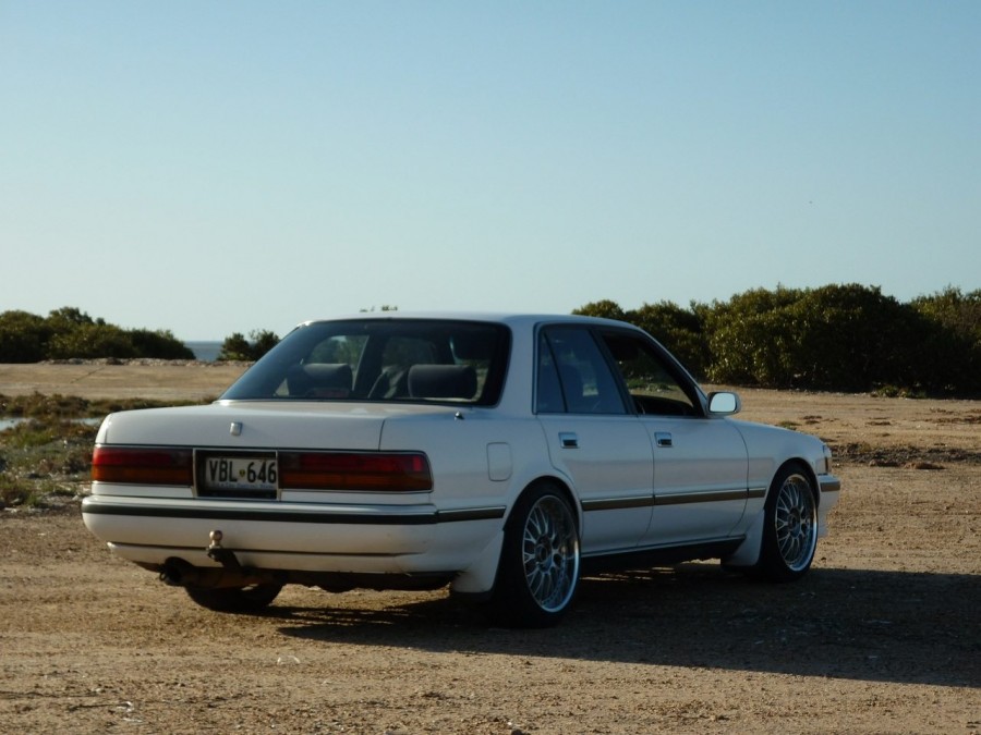 Toyota Cressida X80 Räder Zepter  R18 8.5J ET43 225/40 9.5J 235/40