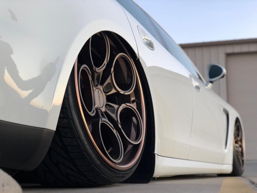 Porsche Panamera Räder Rotiform ZRH